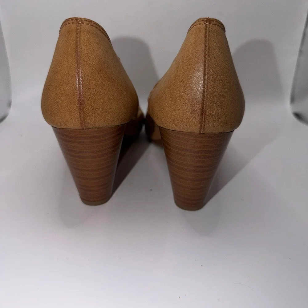 City Classified Womens 8.5 Tan Laser Cut Peep‎ Toe Wedge Heel Boho Comfort L1
